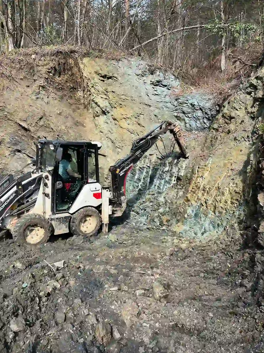 Hidromek mini bager kopanje padine