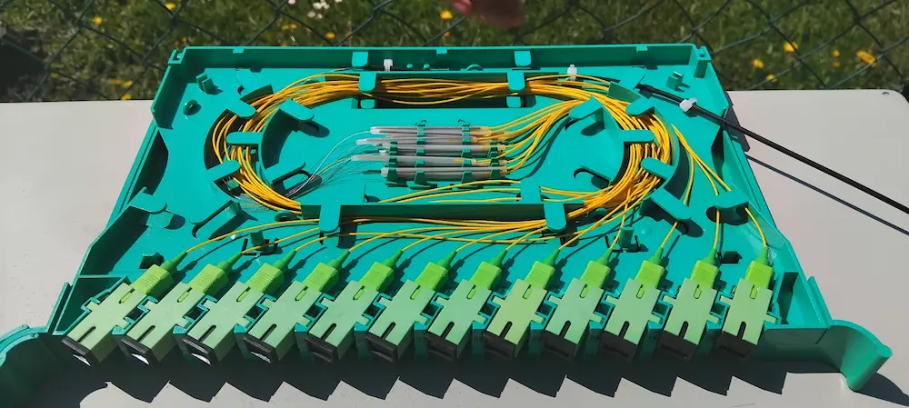 Opticka splice kaseta sa SC/APC konektorima